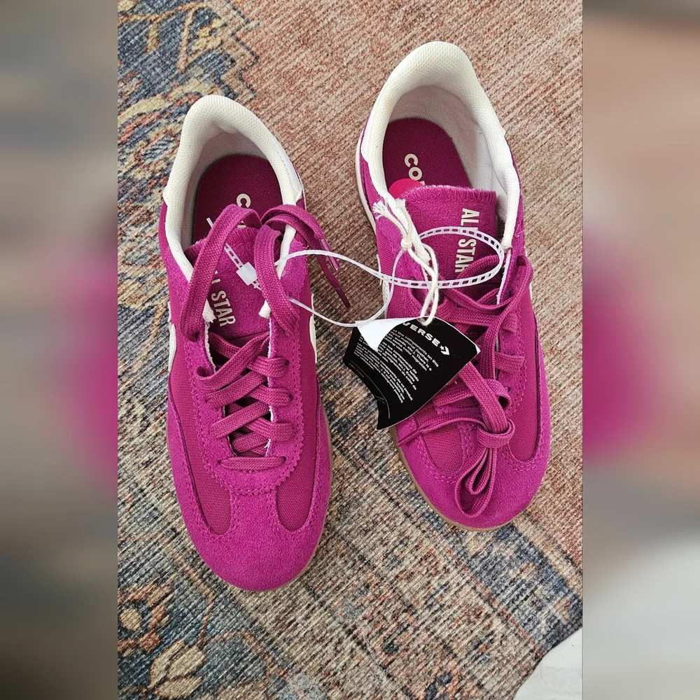 Size 4  Converse Run Star Trainer Ox Suede Sneakers Violet Nwt - Picture 3 of 3